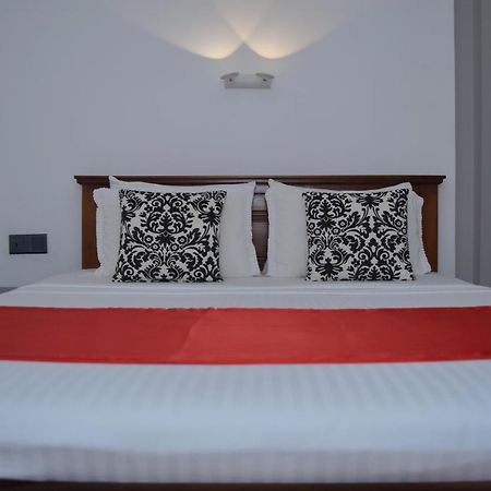 Angel Tower Bed and Breakfast Kandy Exteriör bild